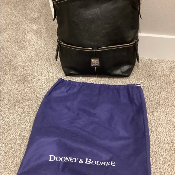Dooney & Bourke Black Shoulder Bag - Picture 2 of 4